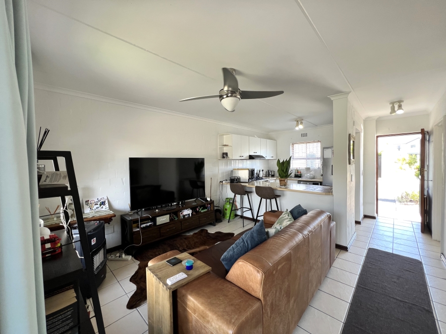 To Let 2 Bedroom Property for Rent in Parklands Western Cape